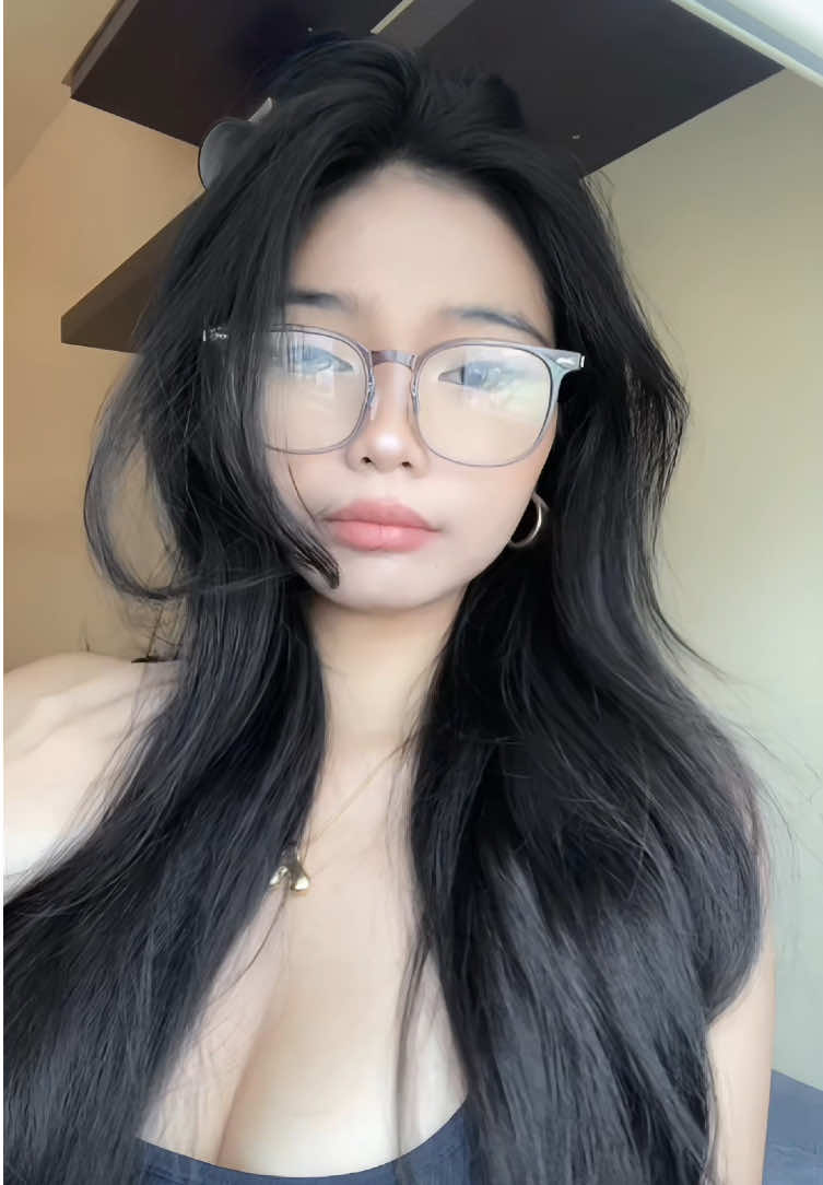 @𝒴