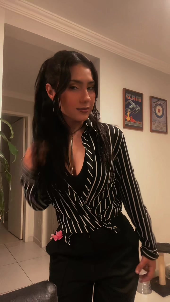 @_rayanemm
