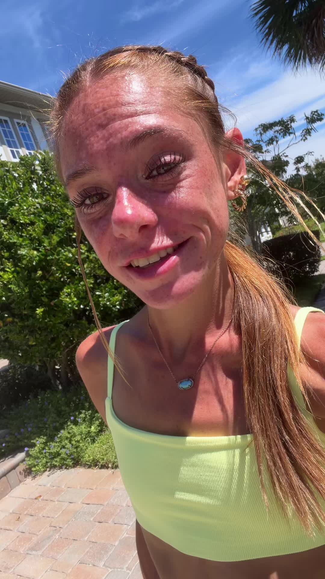 @Ellie☘️