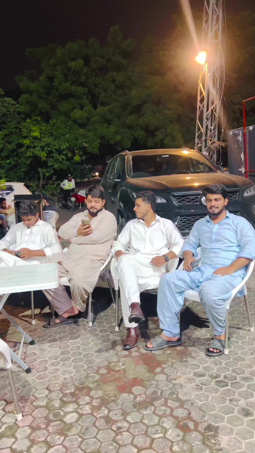 @Ch zain Arain