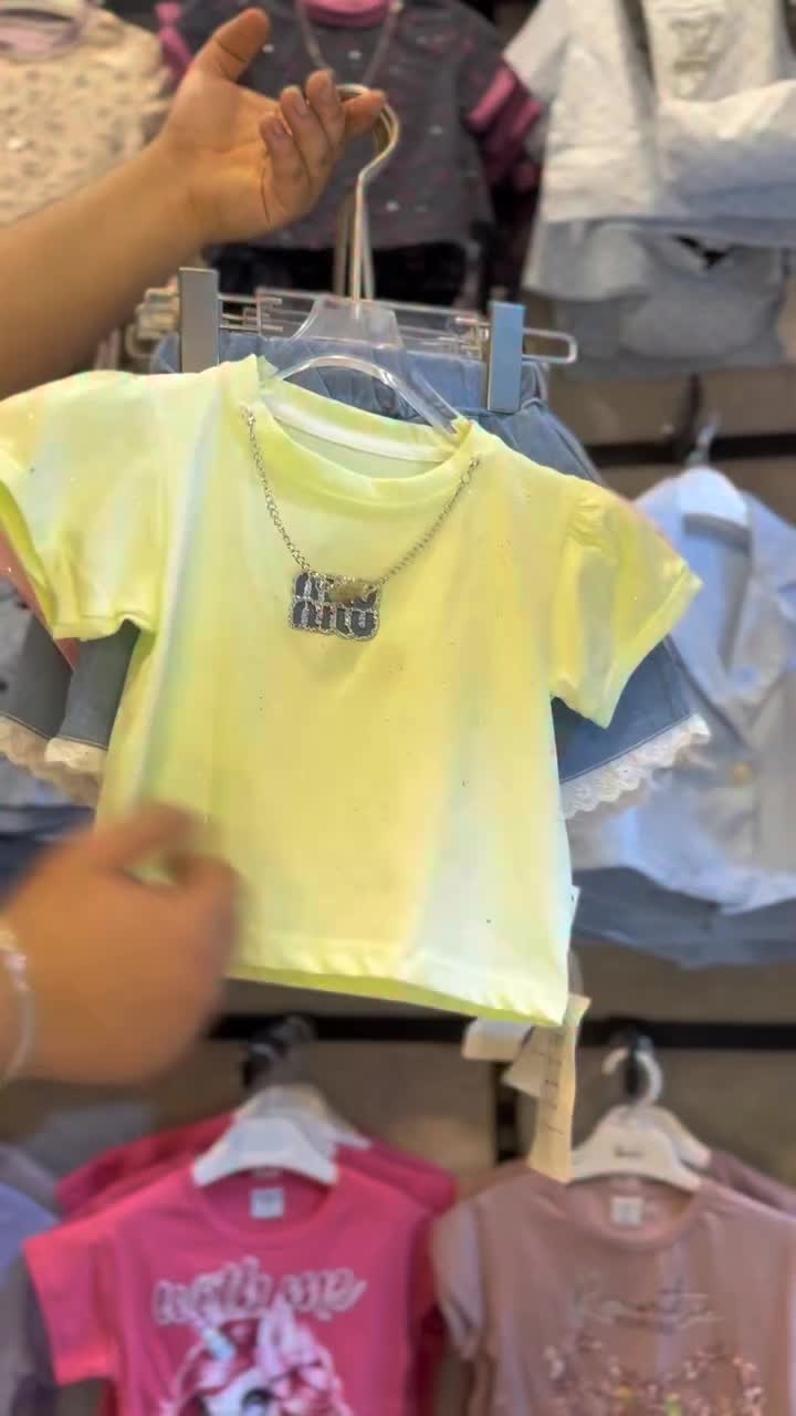 @Sara Clothing store