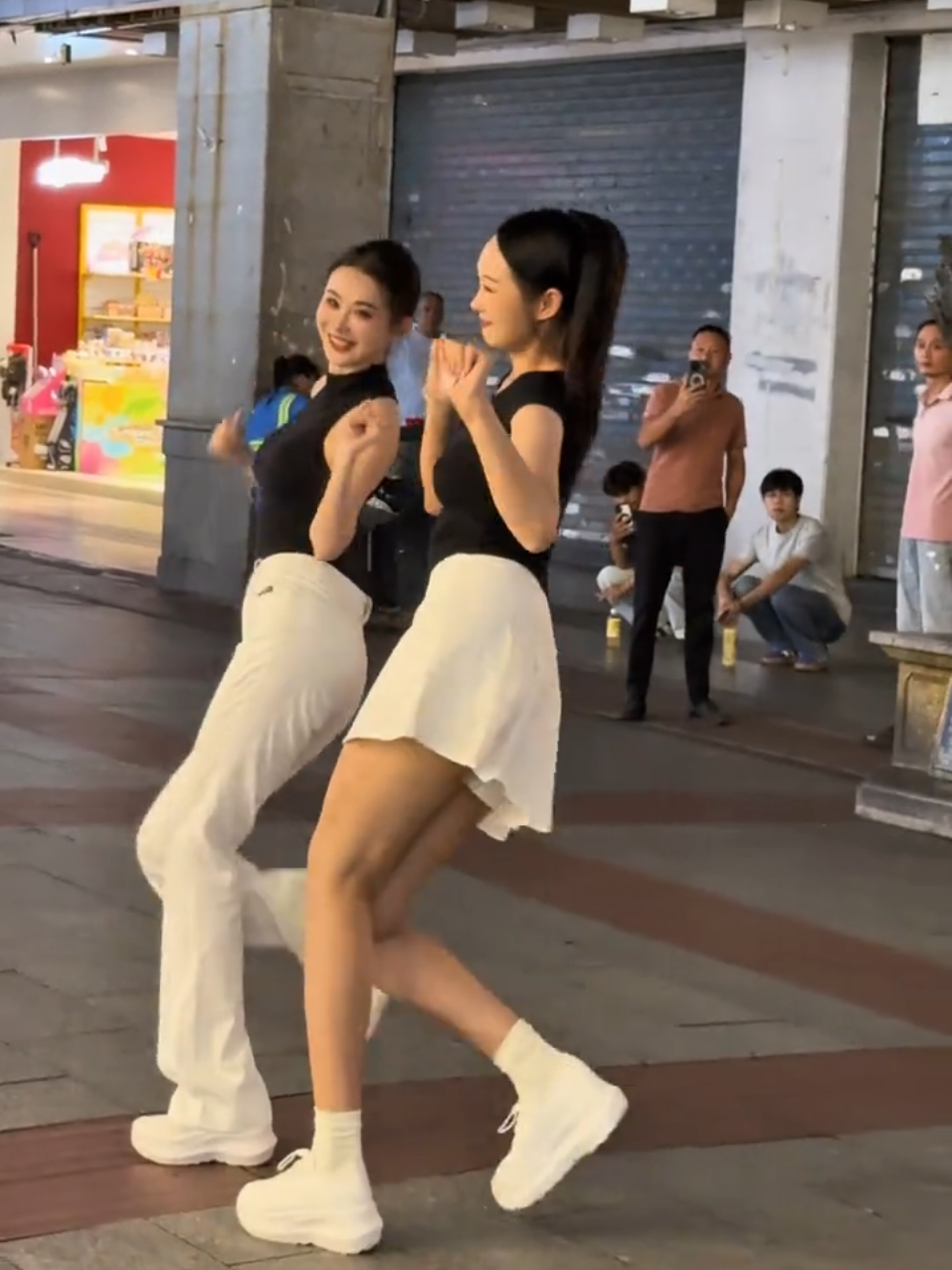 @Sally 王雪莉 大笑笑