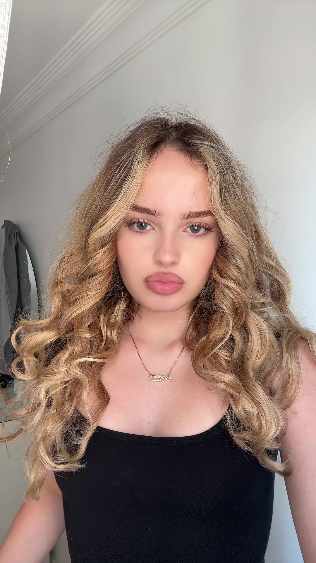 @Elaa