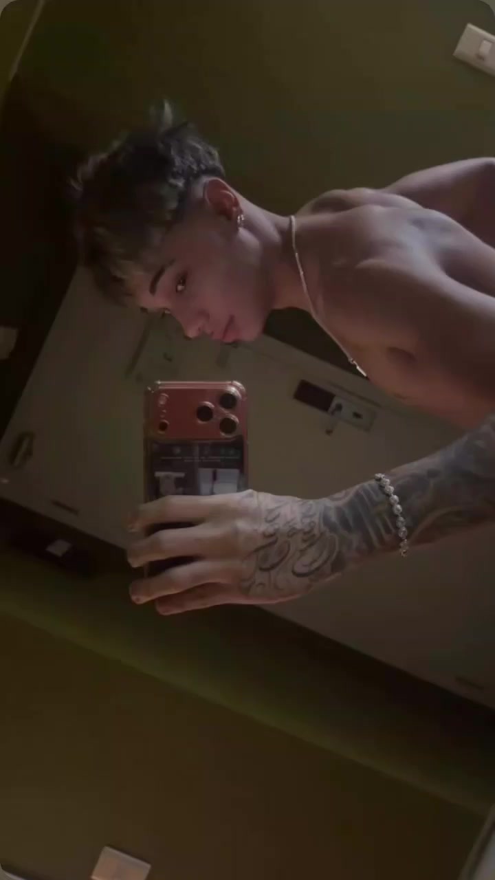 @Ot&aacute;vio I love you