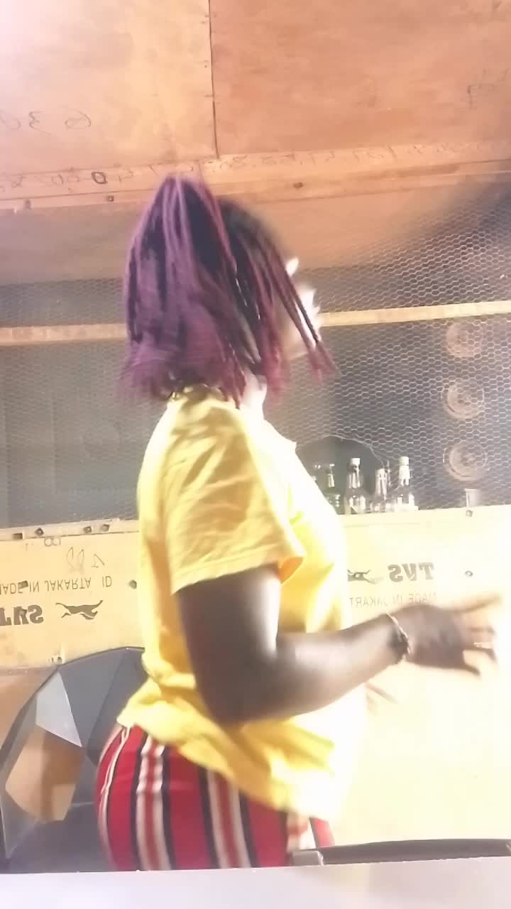 @la fille de 18 montagne