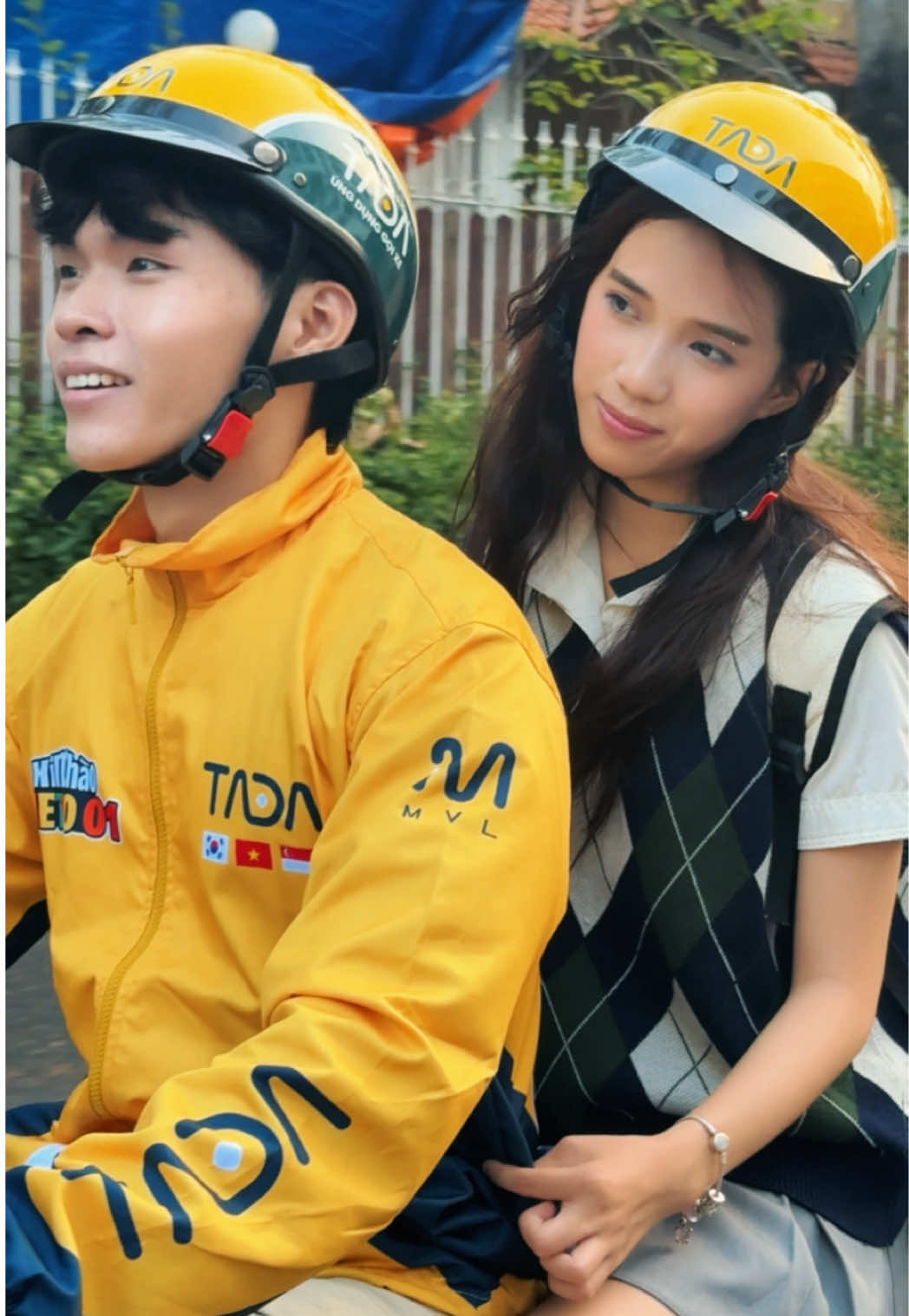 @BI TÂN
