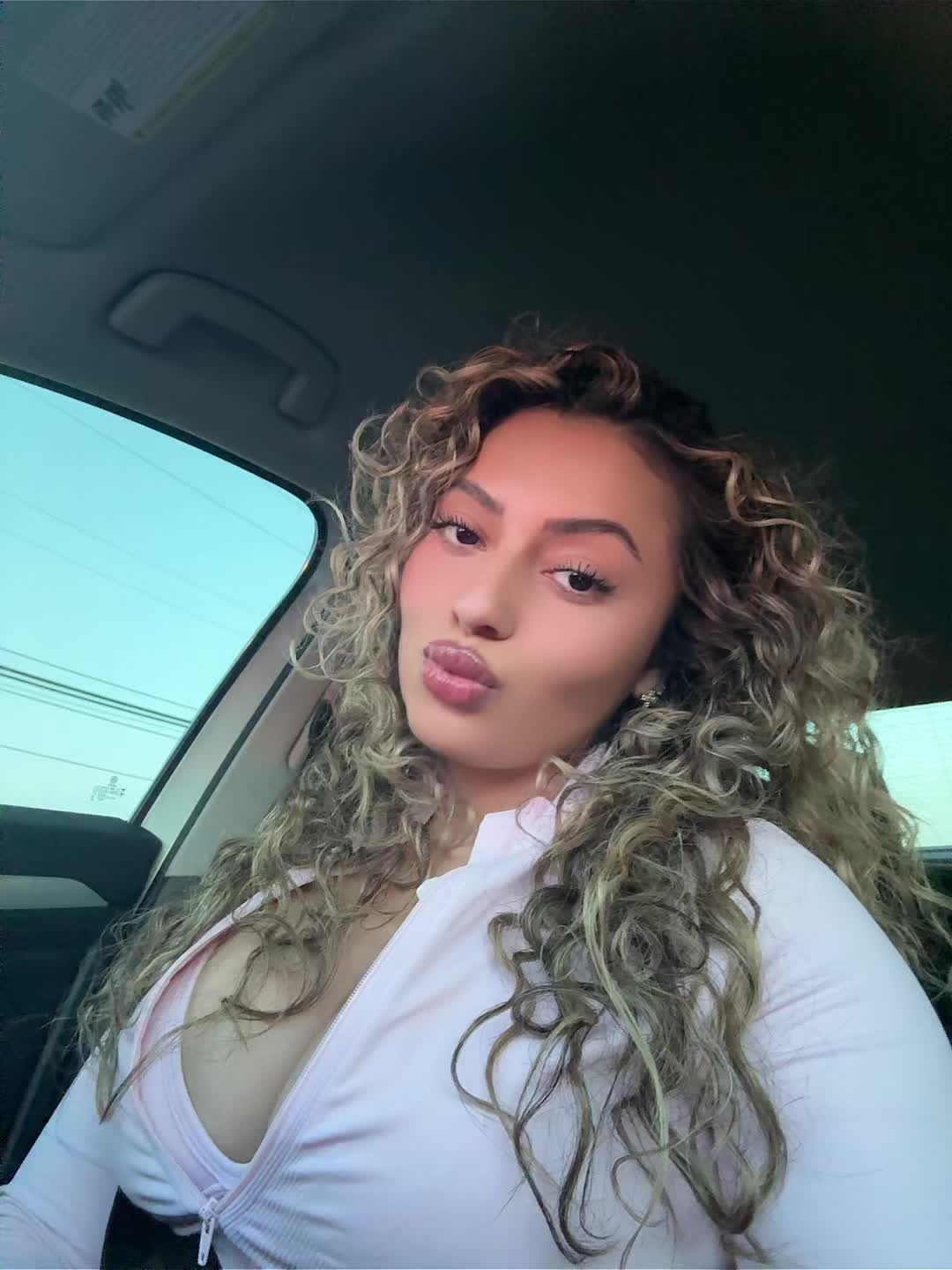@Samvleyva