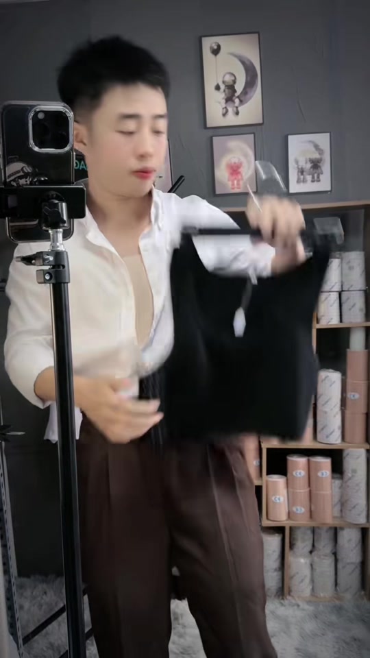 @Kh&aacute;nh &Aacute;o Nịt Tomboy Trans