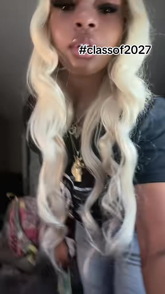 @Theerealgoldengirlyyy