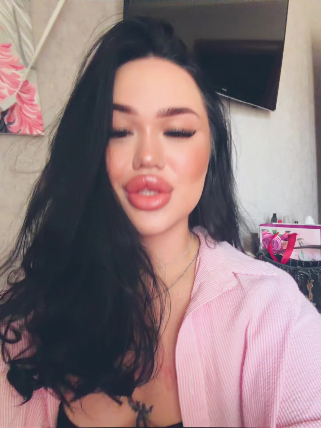 @губастая