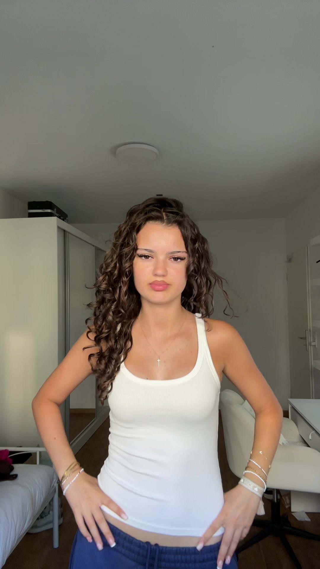 @user438537890