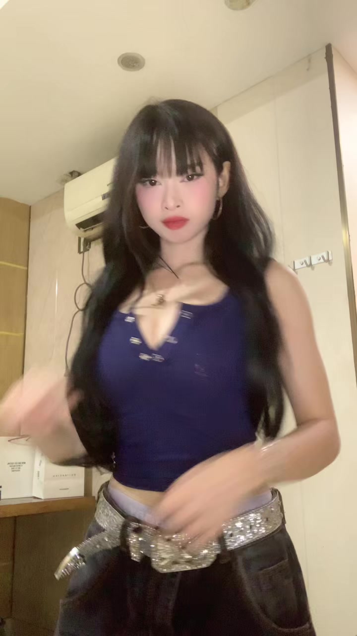 @Yve ⦮ ⦯ ⟆
