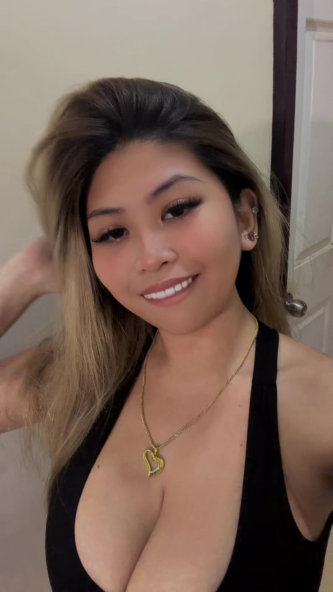 @RoxxieA