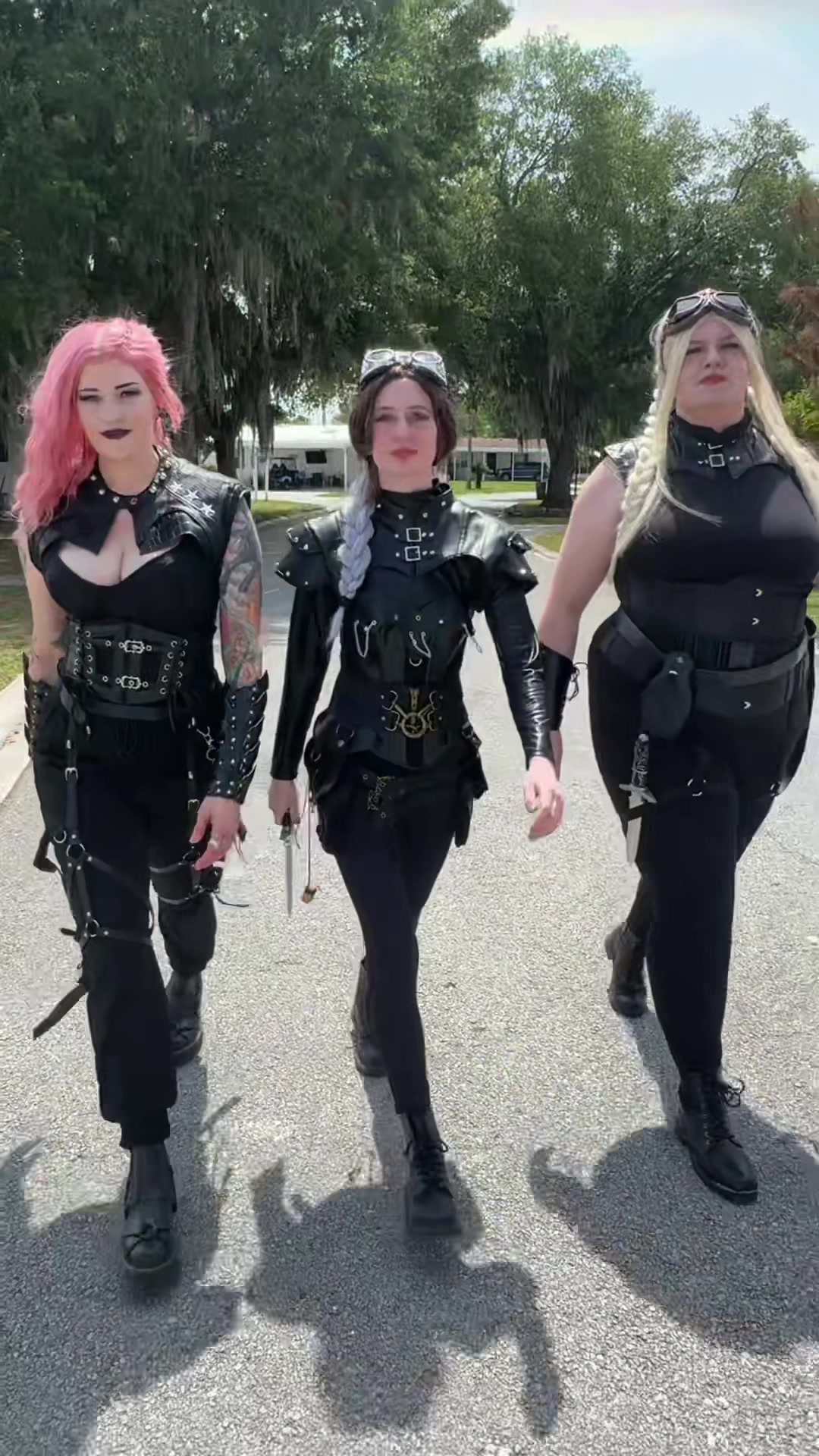 @MonsterMommy🧛🏼♀️
