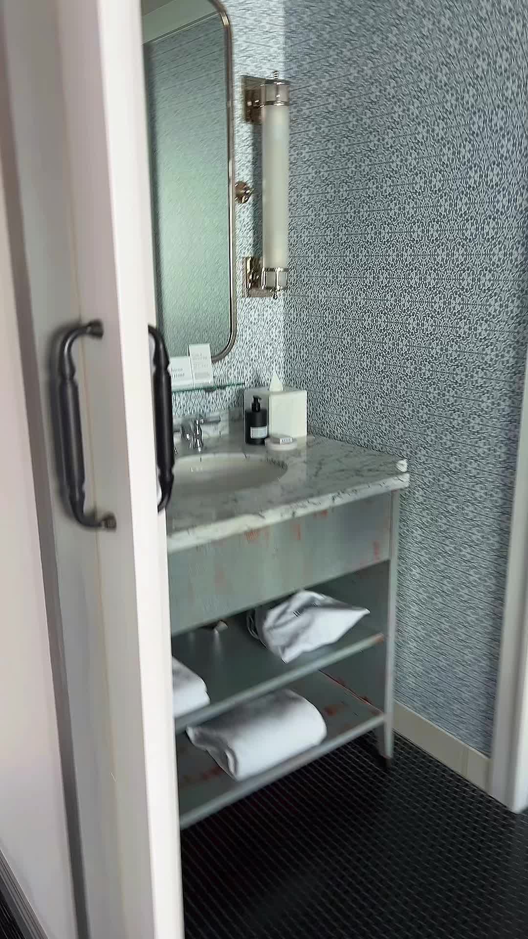 @__notamber__