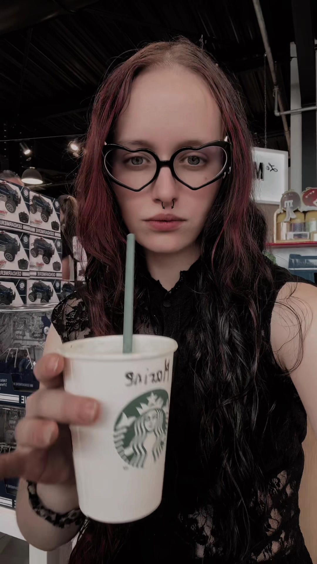 @🦇 𝔐𝔞𝔯𝔦𝔫𝔢 - Goth Girl