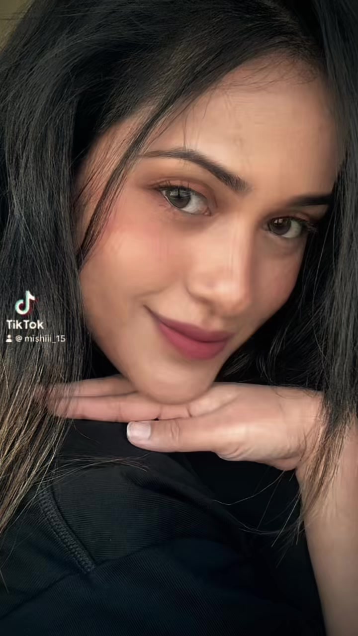 @LILY🤍