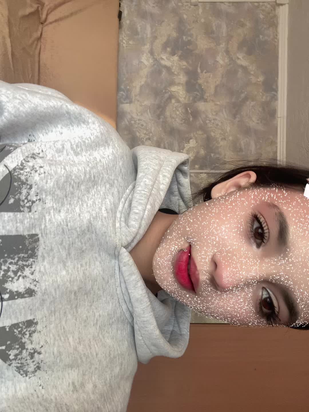 @>ди<