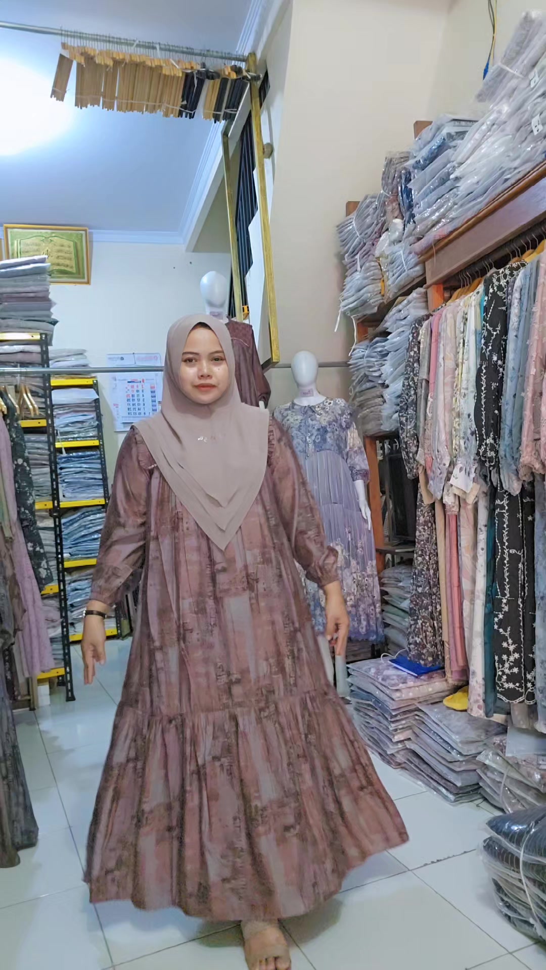 @Tiana store
