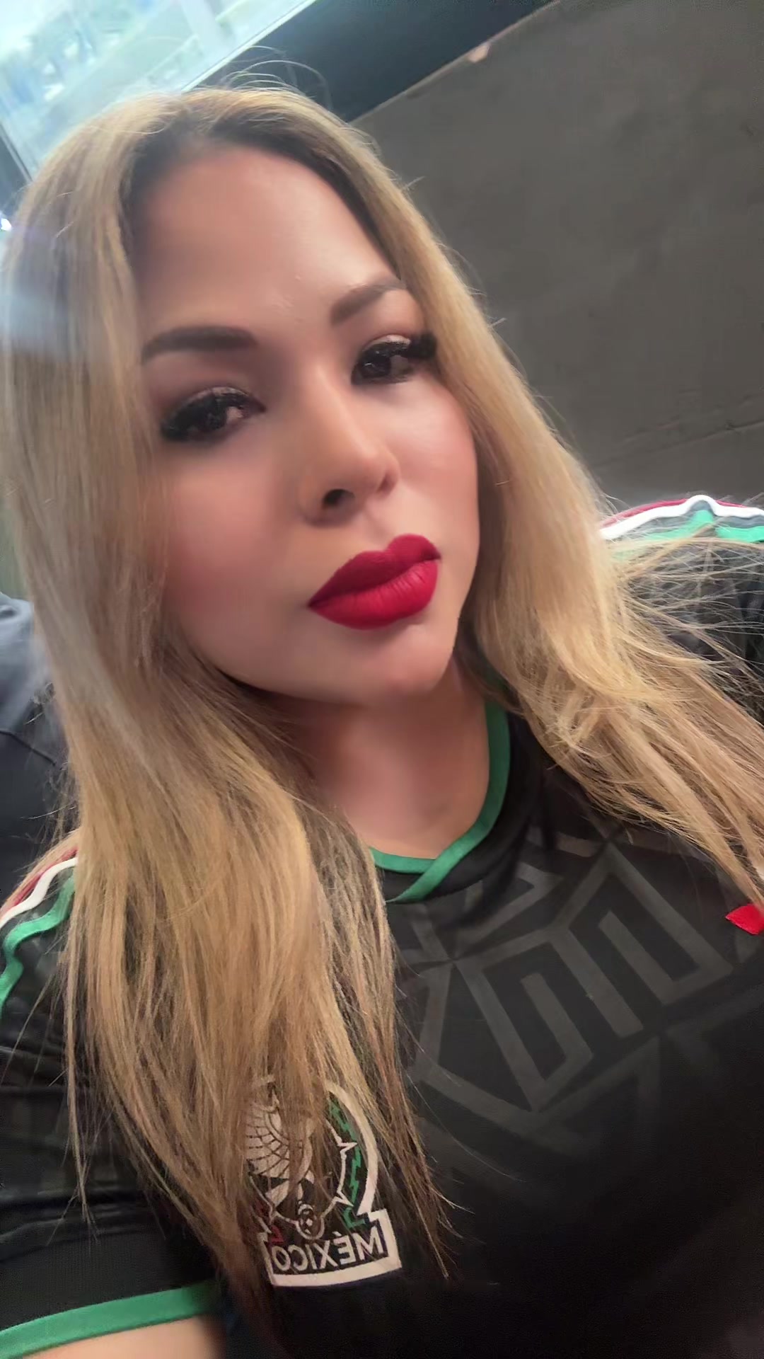 @LEONA♥️