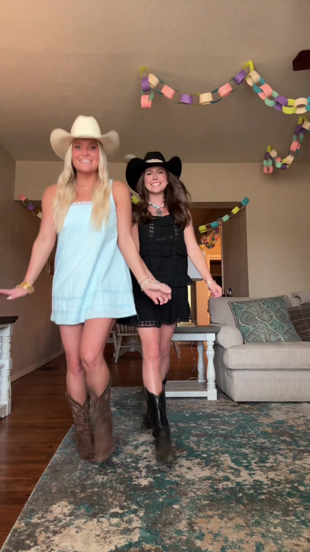 @ellieee