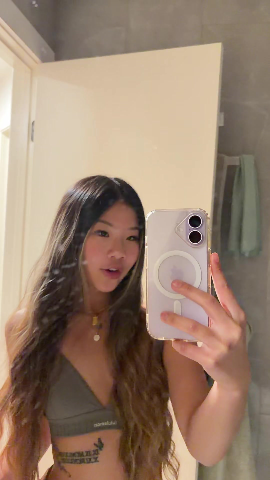@ELLA CHAU