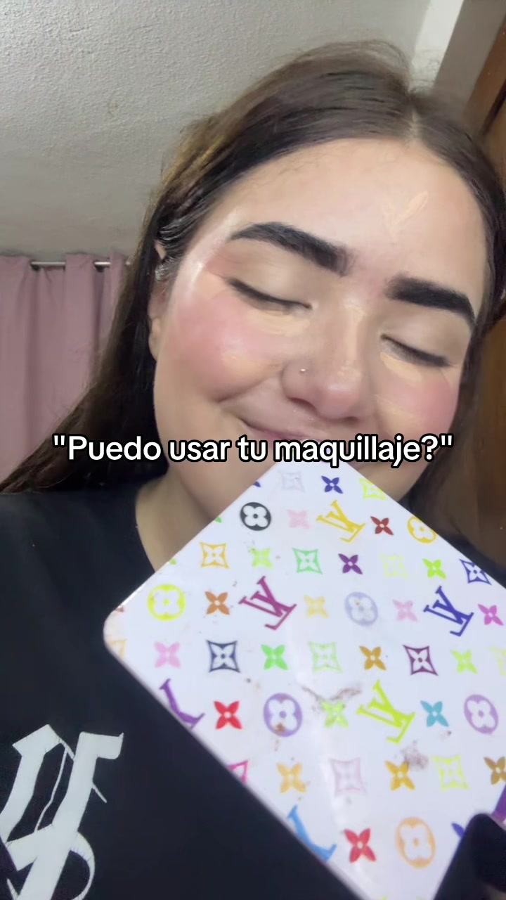 @valevicky_