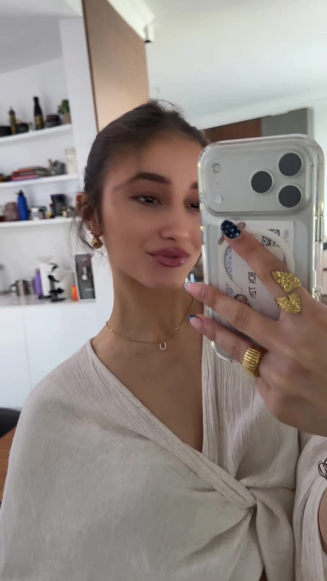 @larisa
