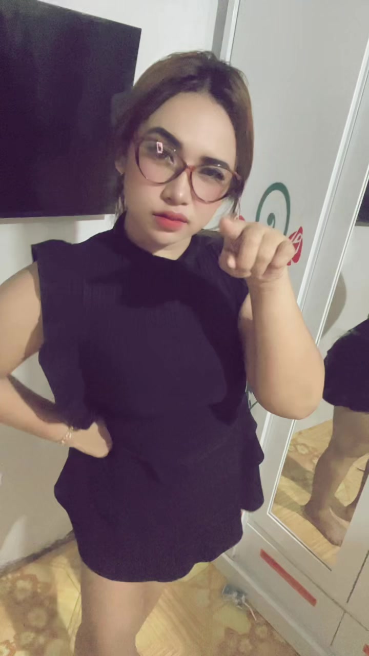 @julia frinella sari