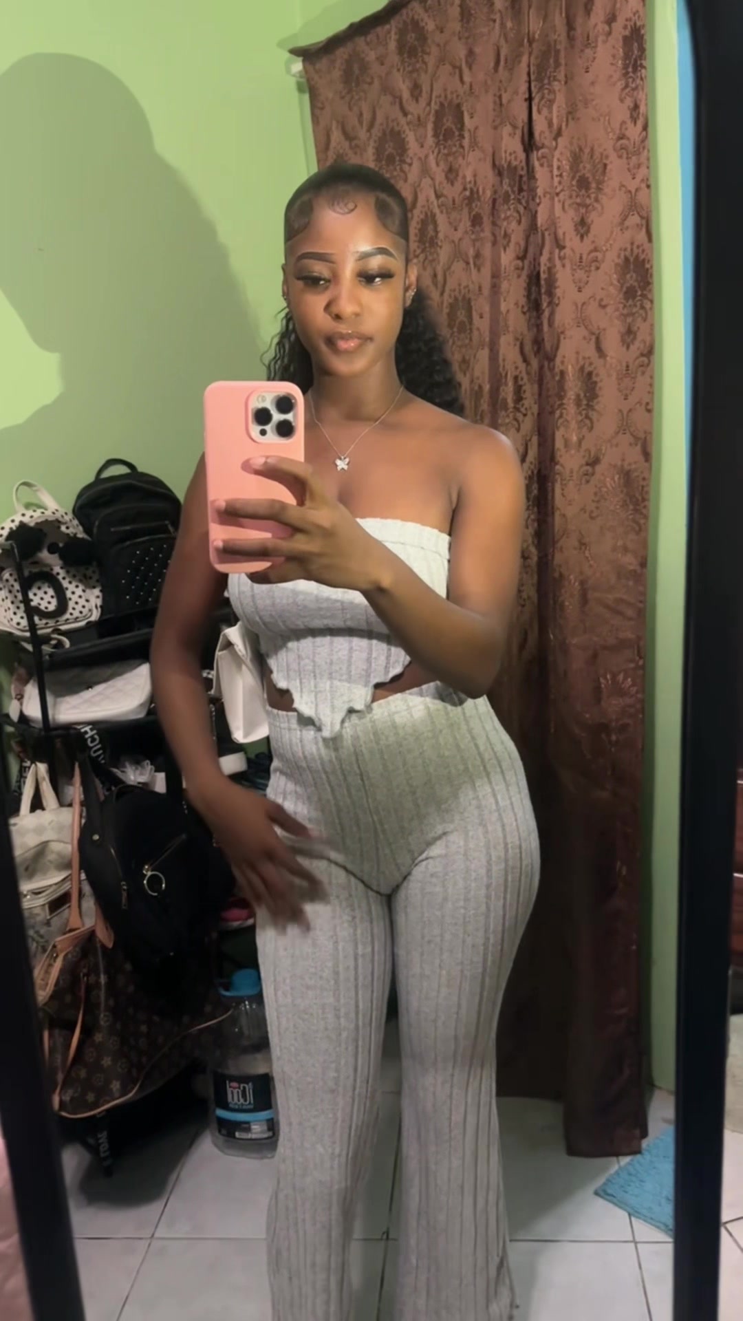 @MissPrettyᥫ᭡🦋.