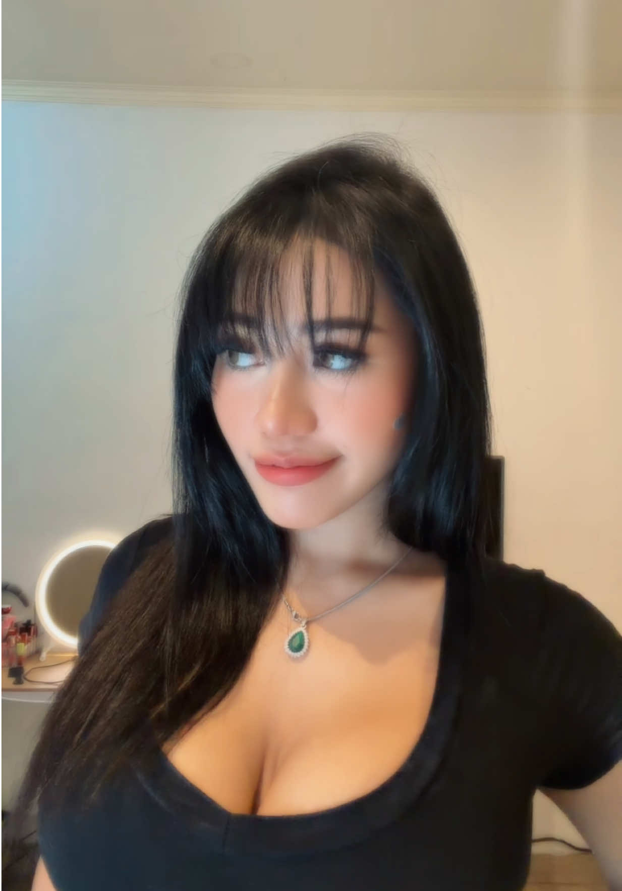 @V🐬