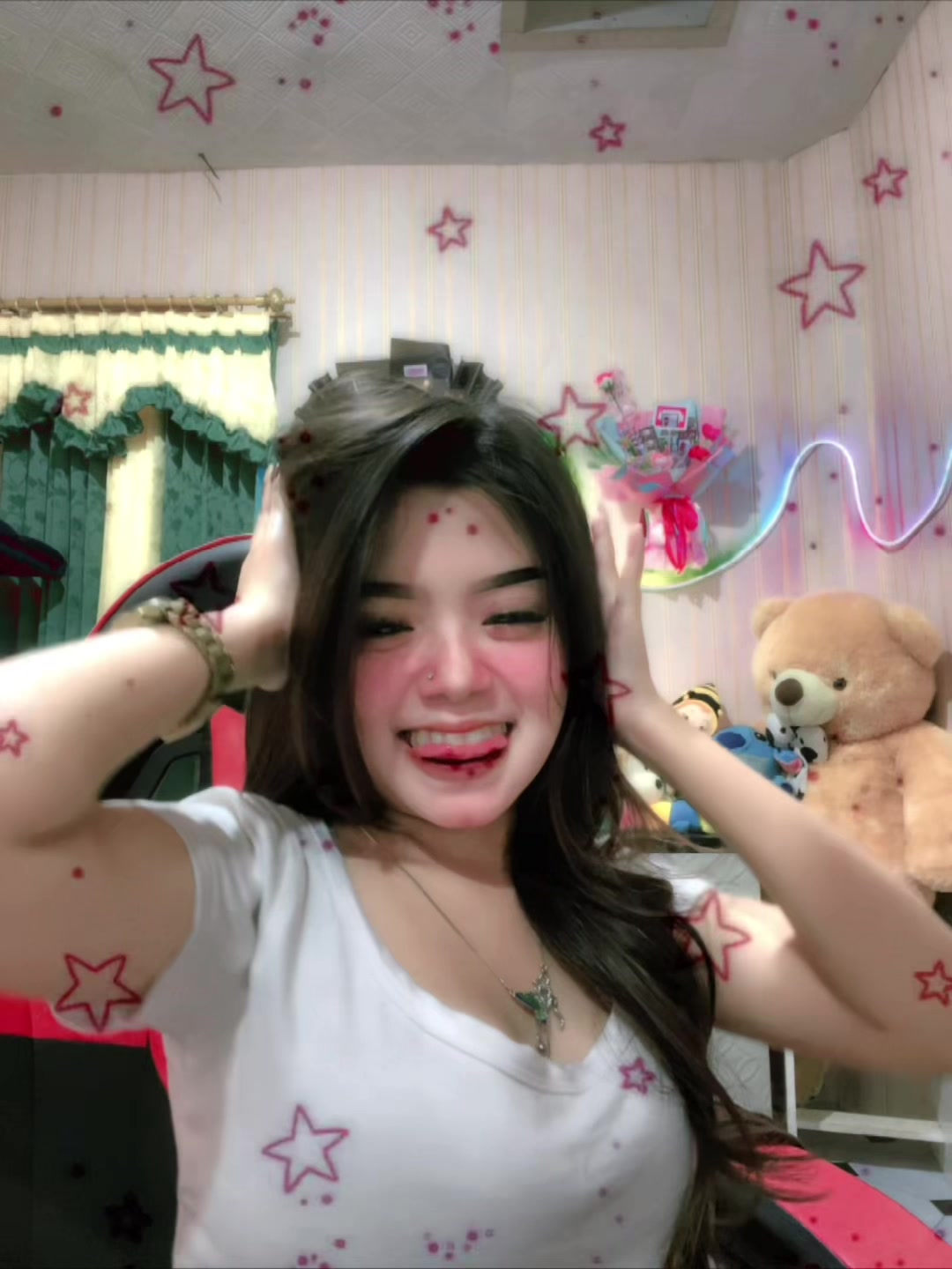 @Moniccc26__