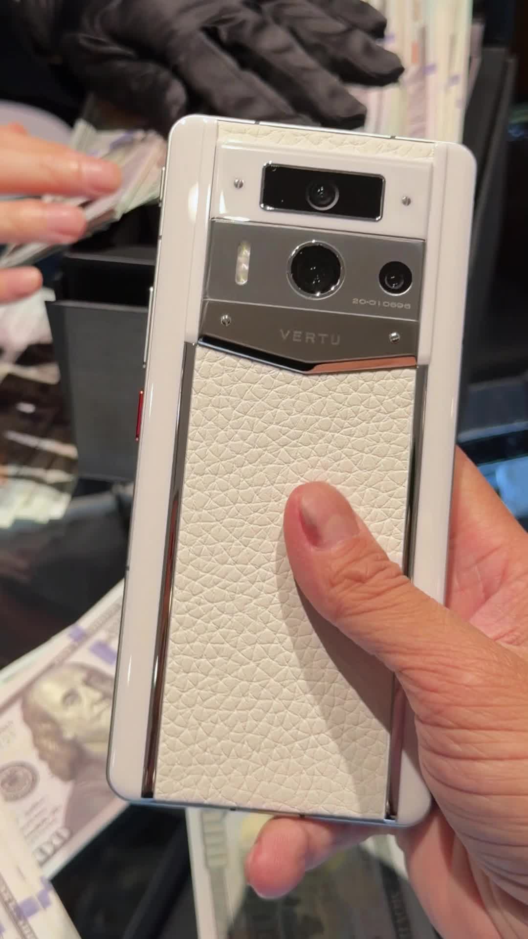 @VERTU OFFICIAL-US