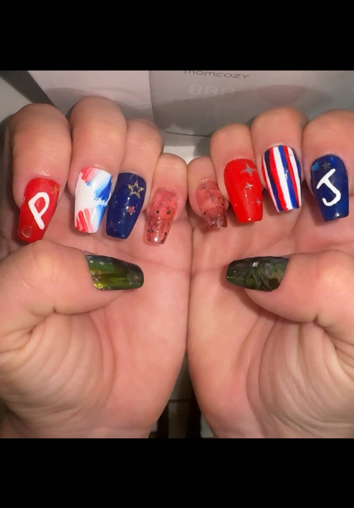 @THATCOOLMOMG
