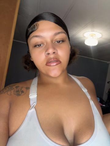 @Lightskindolll🌼💛