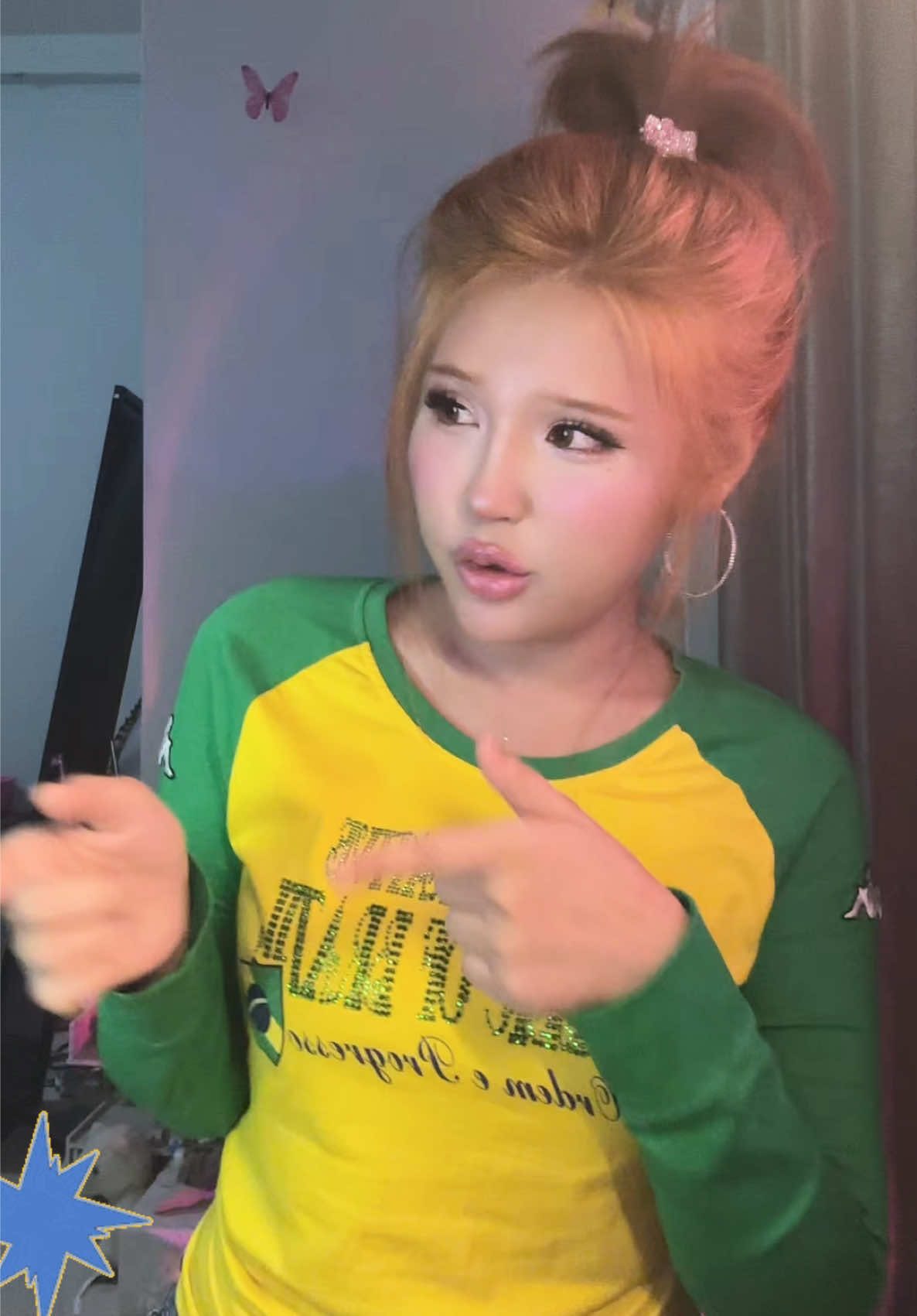 @✯