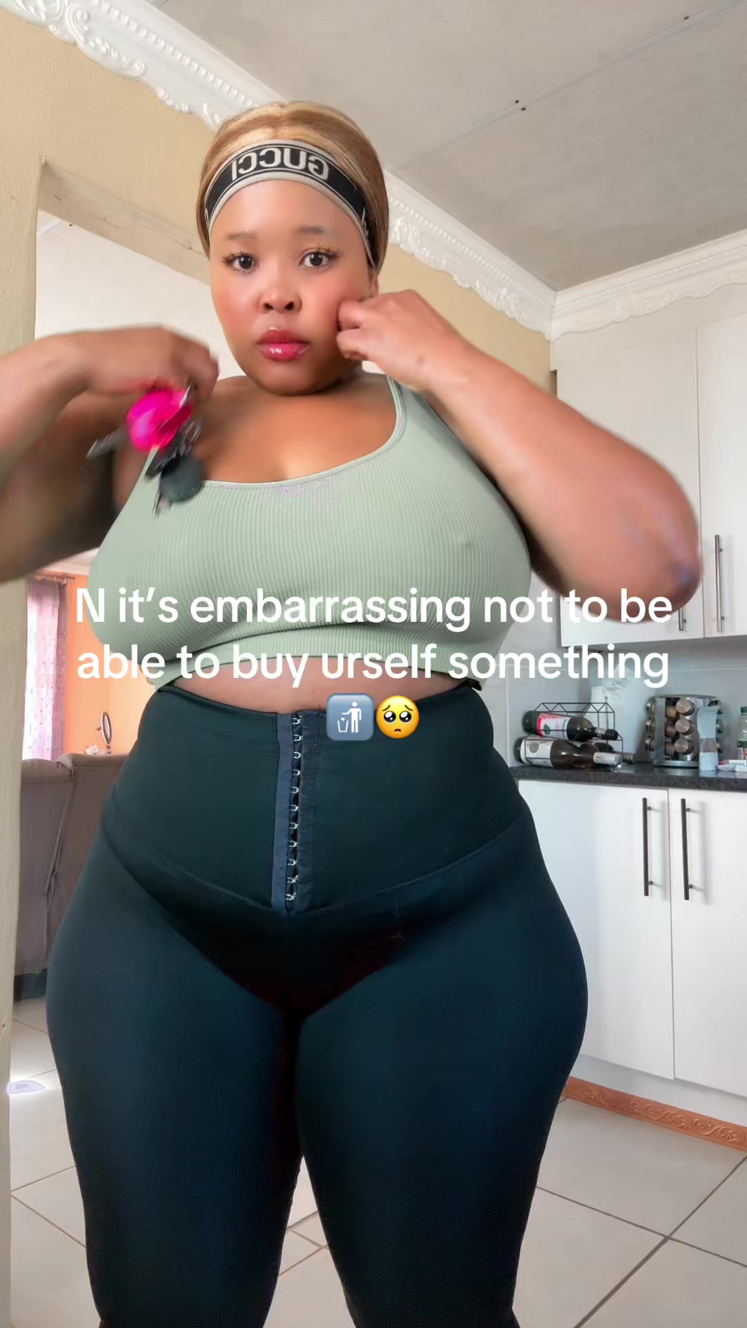 @Curvilicious 🥰F