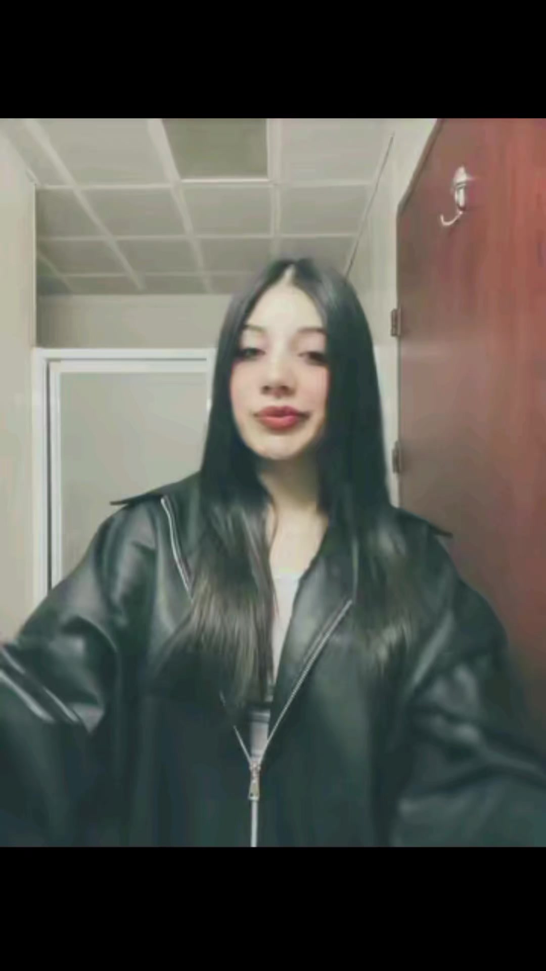 @33nniisssaa