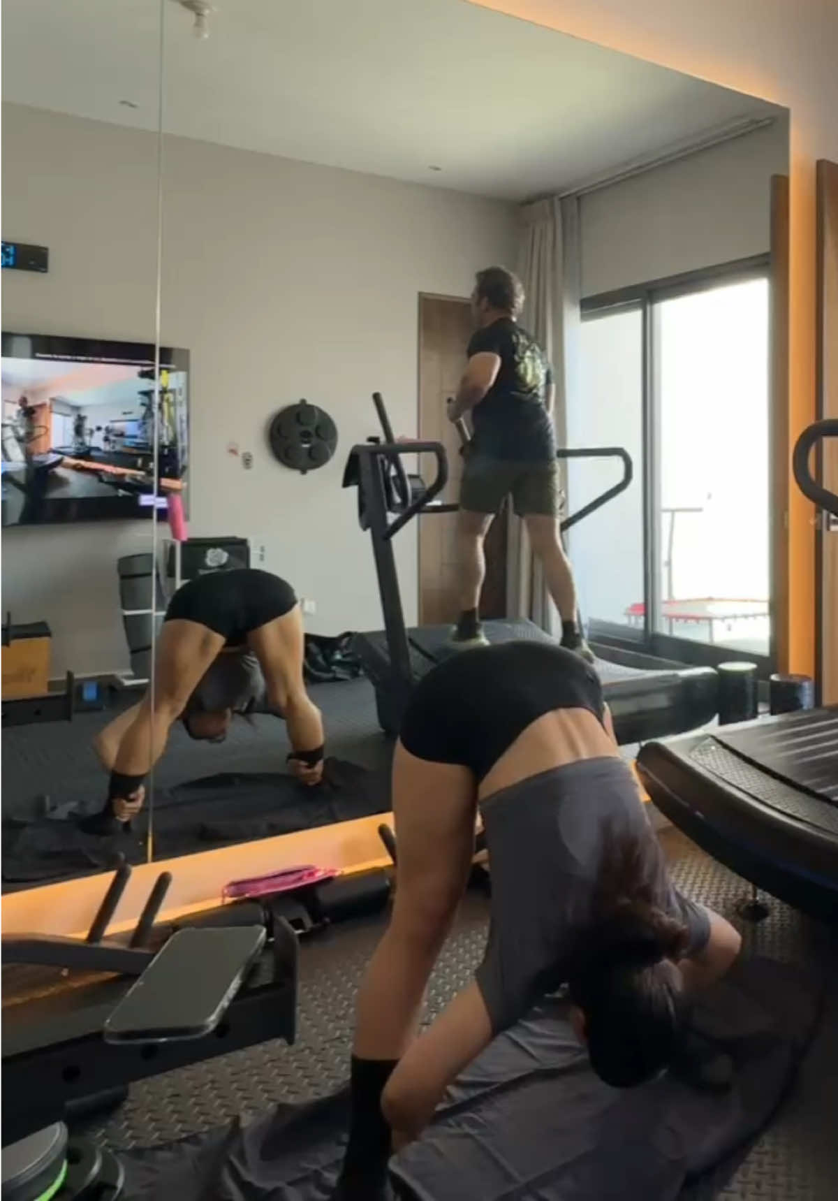 @likesmirar