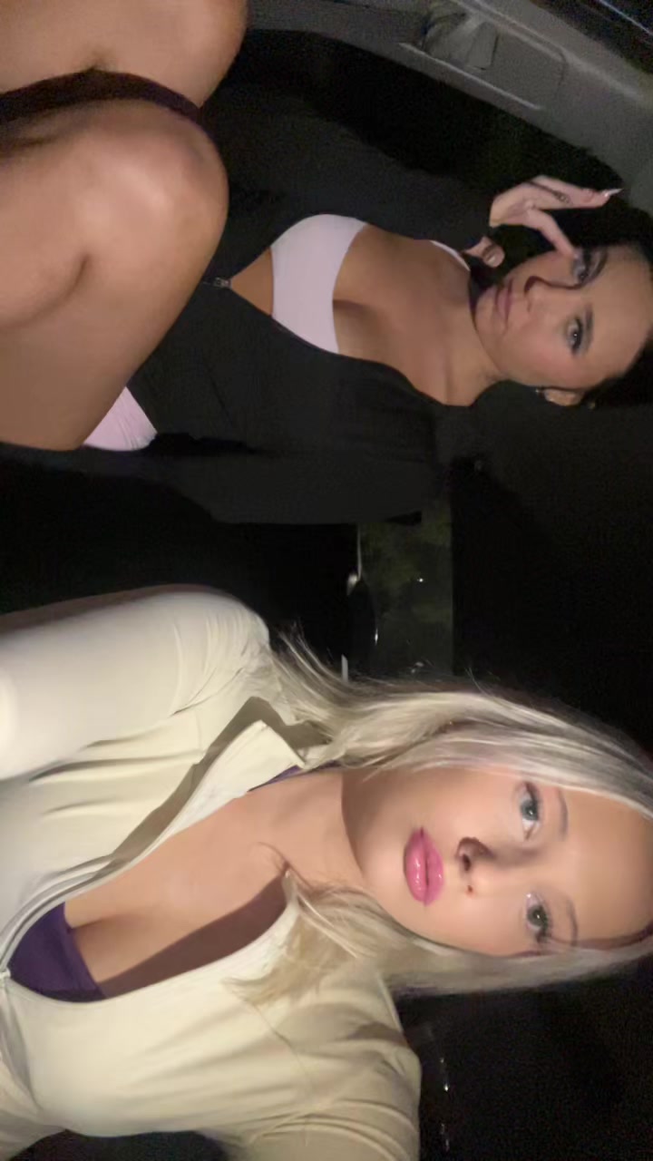 @E L L A J A M E S 🫐🥥🤎