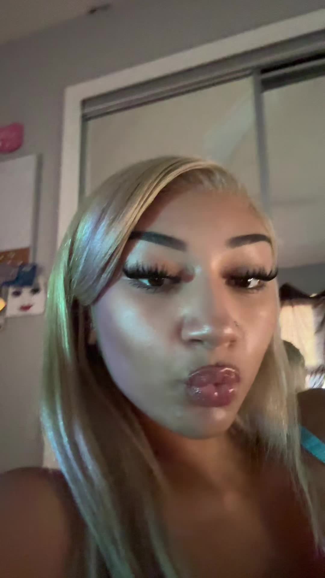 @Jazelle🍭