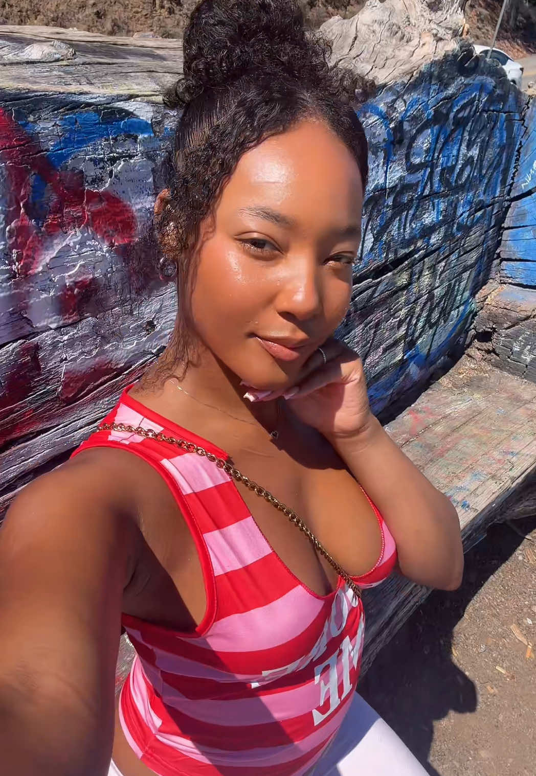 @talesalynnn