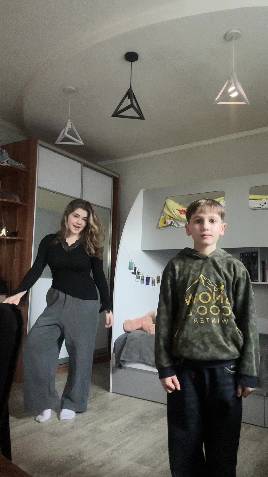 @Ќ