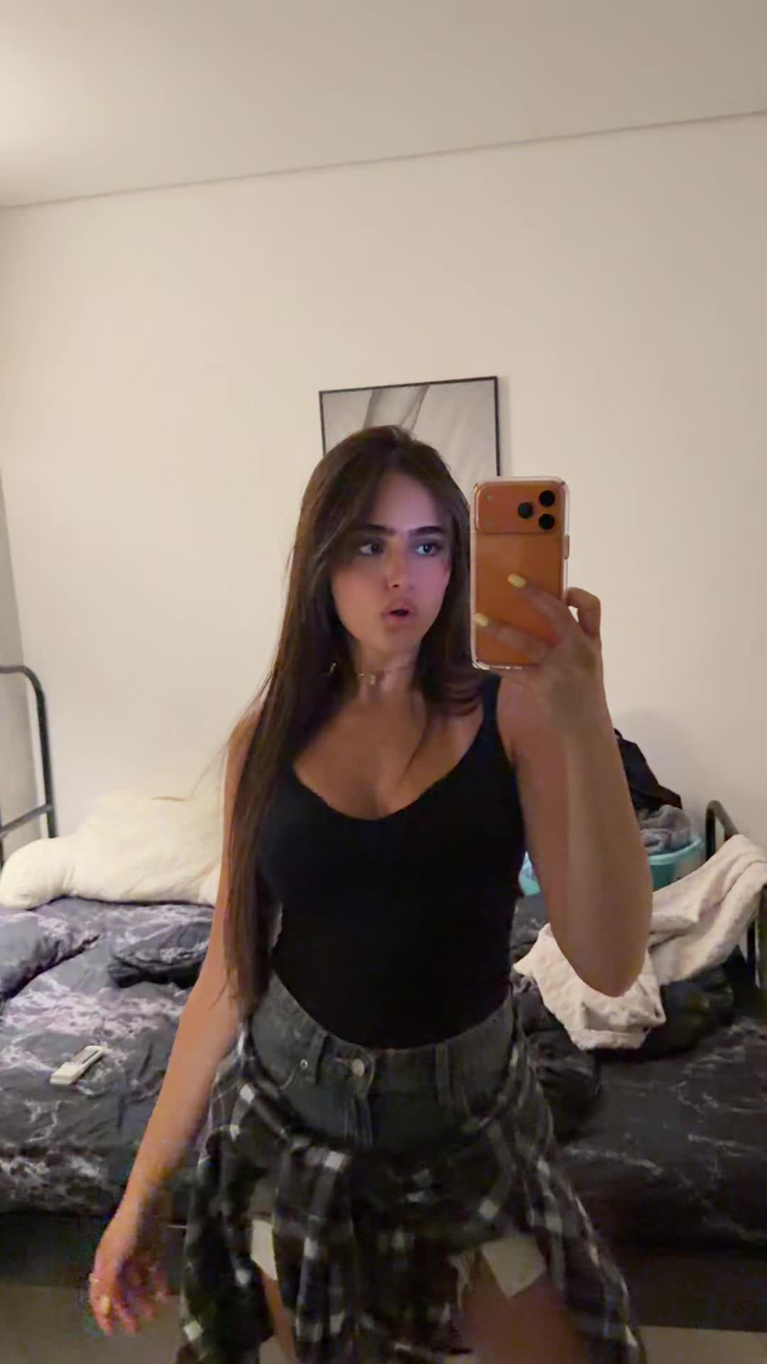 @שירז רחמין | מעצבת גבות וריסים