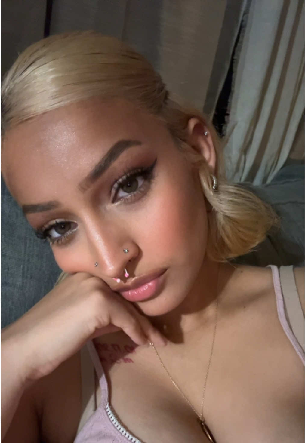 @𝓇𝑜𝓂𝒶𝓃𝒶 <3