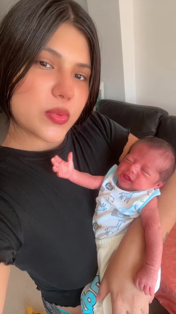 @️Yeni Muñoz