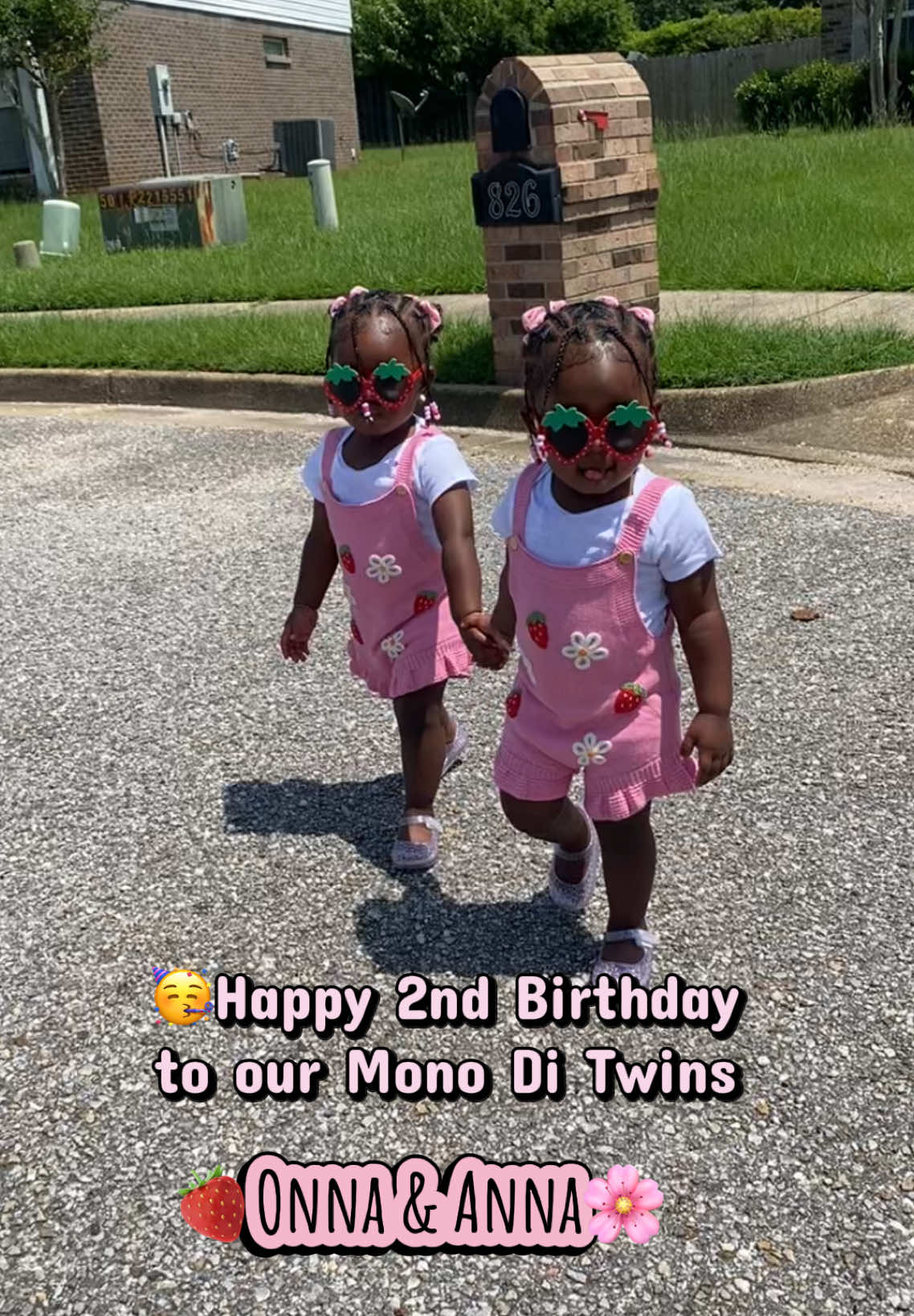 @twintasticpartyofsix