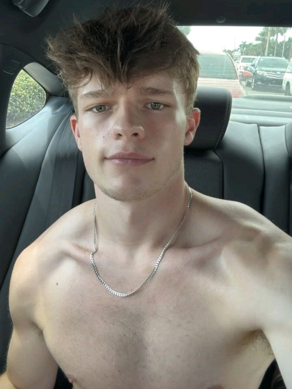 @yvoxxxl
