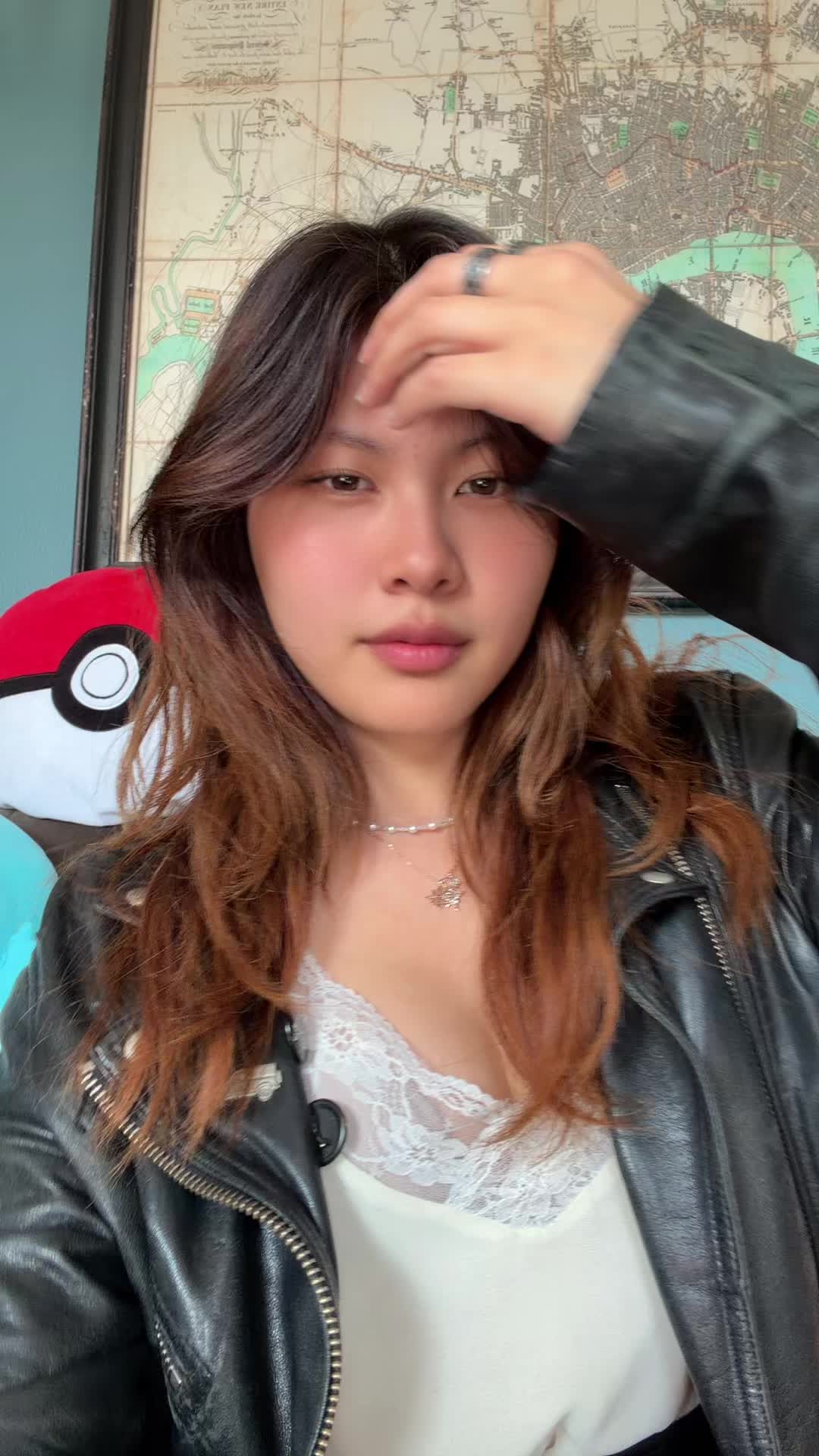 @twitch.tv/nekoxsama