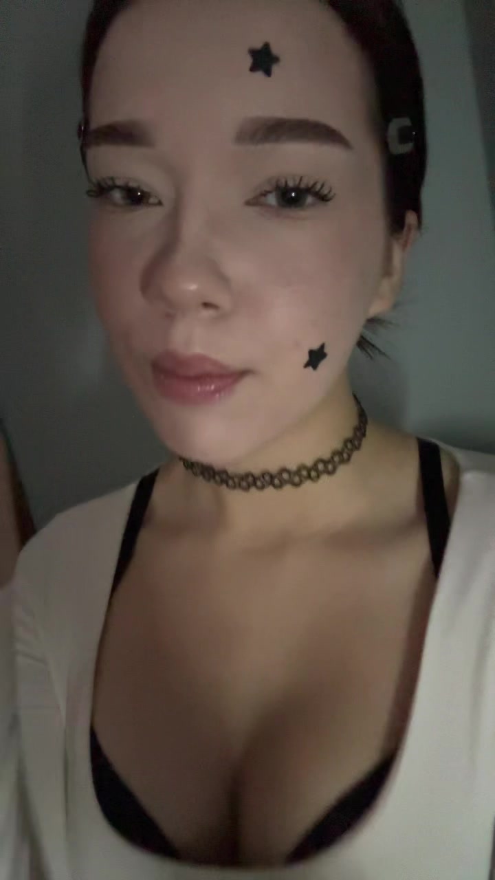 @ася🕷️